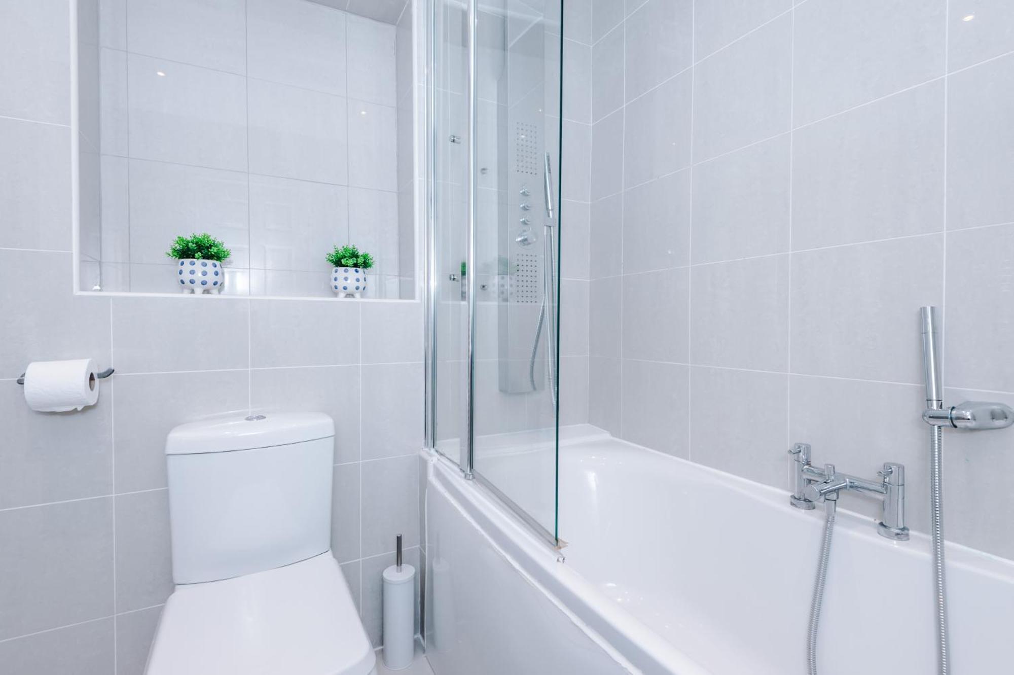 The Green- Beautiful & Spacious 5 Bed Detached In Worsley, Manchester 外观 照片